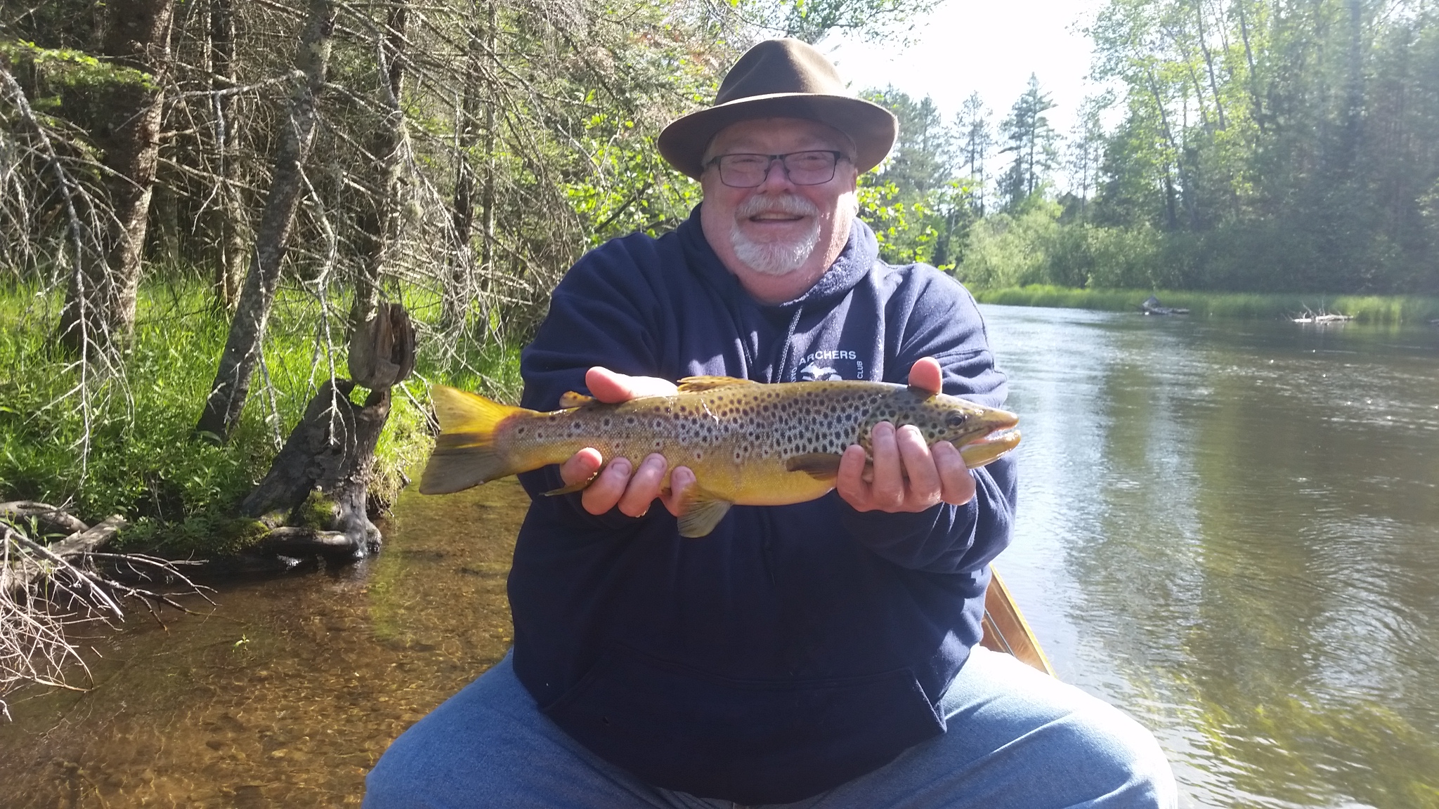 Tony Courtney with a ve3ry nice 19 incher caught on a #12 Ron's Mahogany Drake fishing it blind!